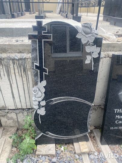 Памятники из природного камня