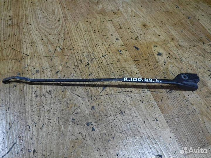 Поводок стеклоочистителя передний левый Audi 100