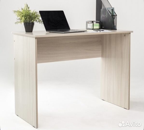 Письменный стол