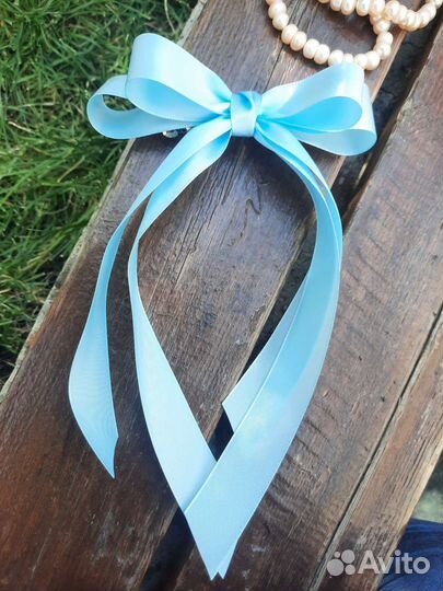 Атласный бант на заколке автомат