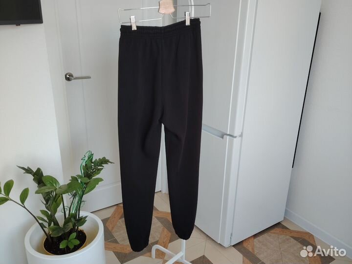 Спортивные штаны uniqlo, размер S, черные, унисекс