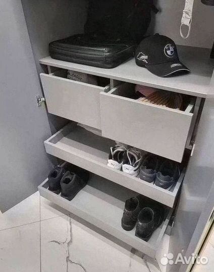 Угловой шкаф