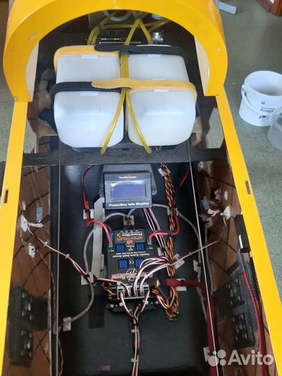 Модель радиоуправляемого самолета як55сп 3.3 метра