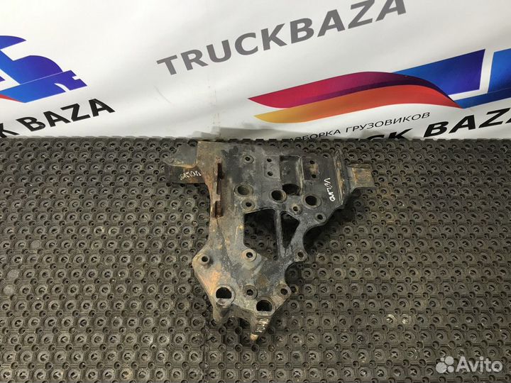 Кронштейн буксировочный левый Volvo FH