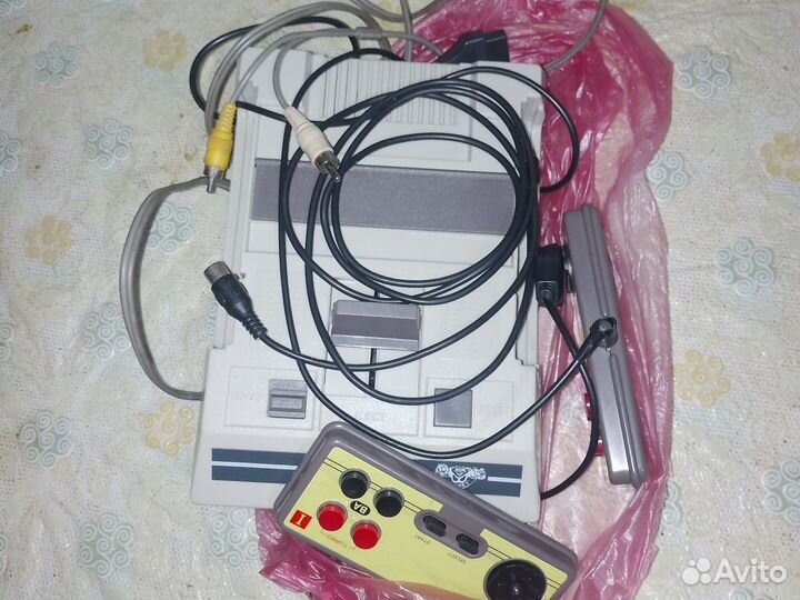 Игровая приставка dendy