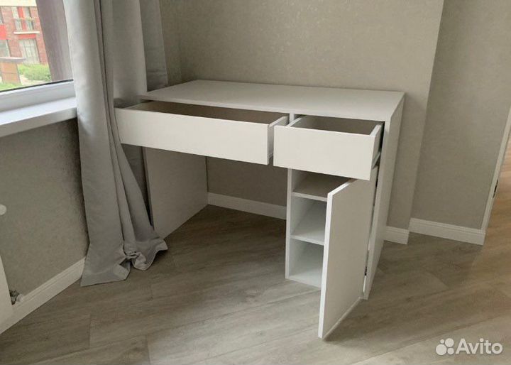 Рабочий стол новый в упаковке.Аналог Икеа