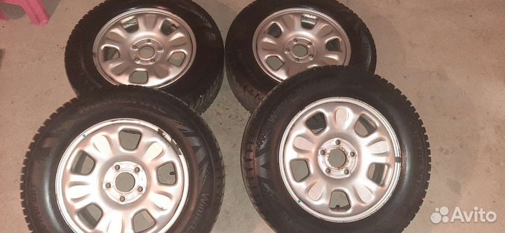 Marshal WinterCraft Ice WI31 215/65 R16