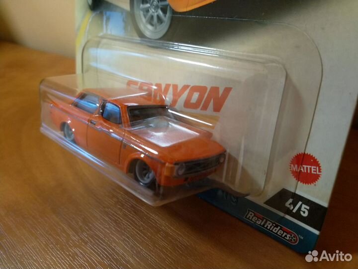 Hot Wheels Premium 73 Volvo142 GL