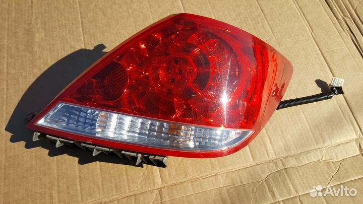 Фонарь задний для Honda Legend KB1 \ RL