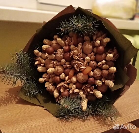 Букет из орехов и сухофруктов, боксы с орехами