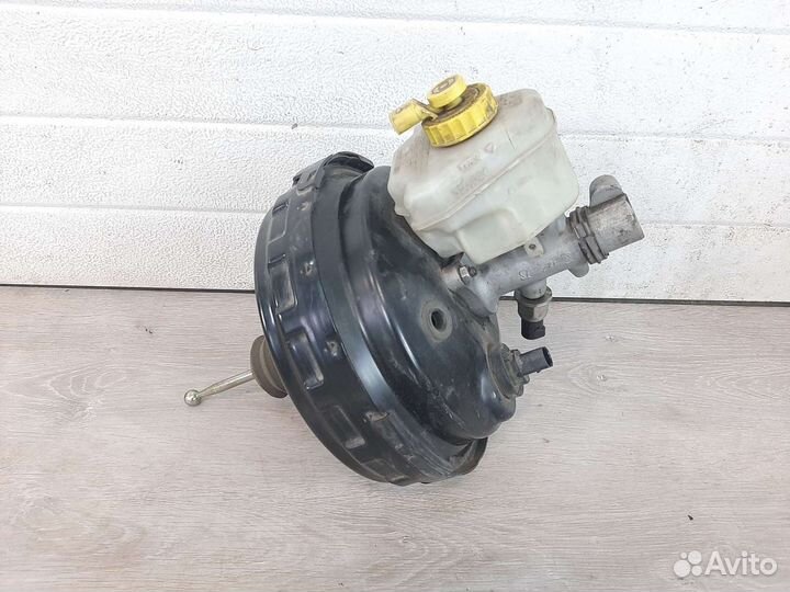 Вакуумный уселитель Volkswagen Tuareg 1