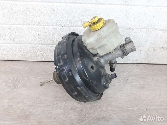 Вакуумный уселитель Volkswagen Tuareg 1