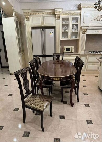 Столы и стулья. Комплект