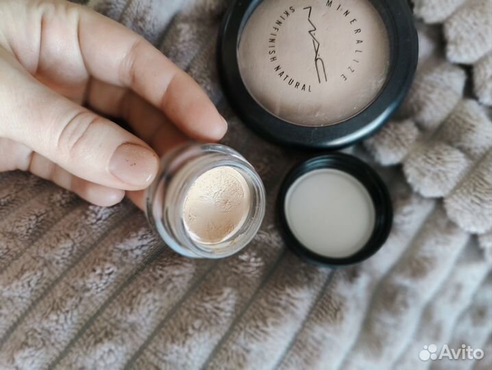 Пудра, консилер Mac, la roshe