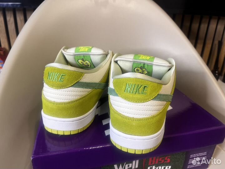 Nike SB Dunk Low Green Apple