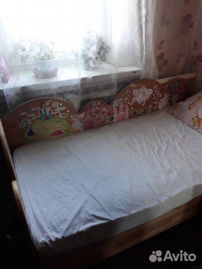 Кровать