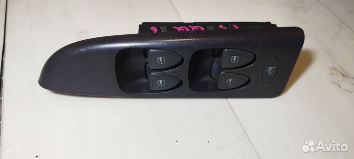 Блок управления стеклоподъемниками передней левой