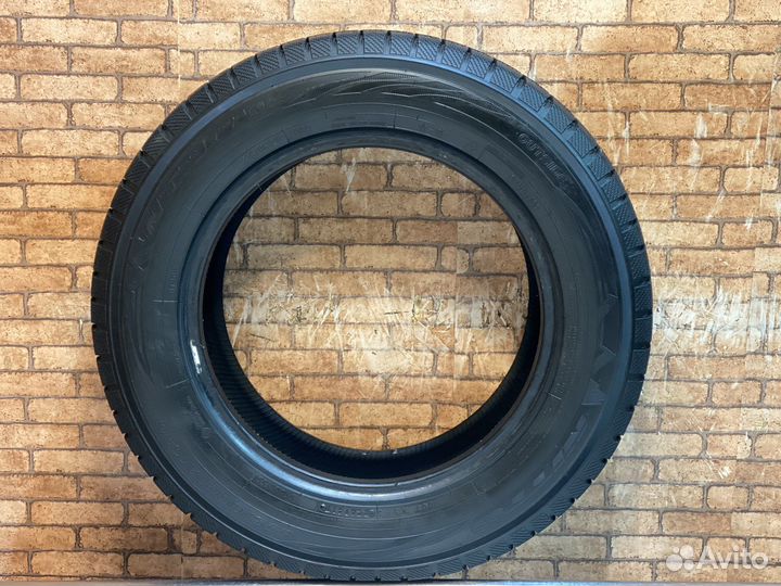 Nitto NT90W 225/65 R17 102Q