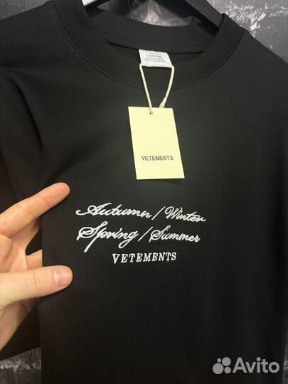 Футболка Vetements Season