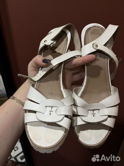 Босоножки Bata 41 размер белые кожа каблук 12 см