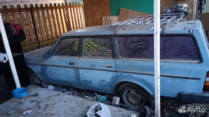 Volvo 240, 1983