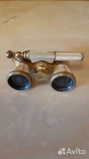 Театральный бинокль на ручке