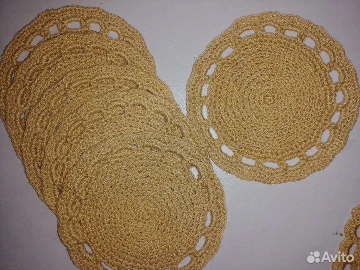 Коври на стол под тарелки и стаканы