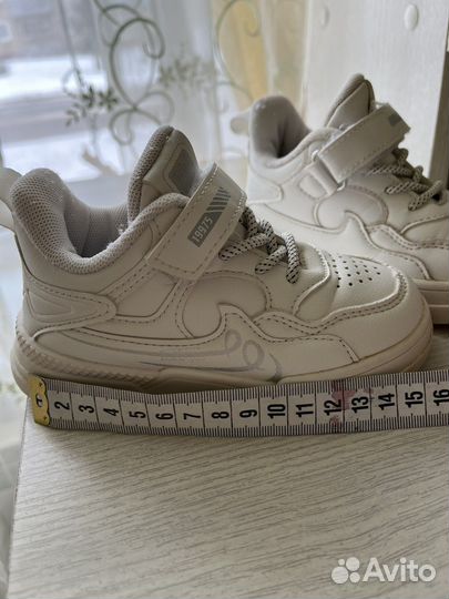 Кроссовки для девочки