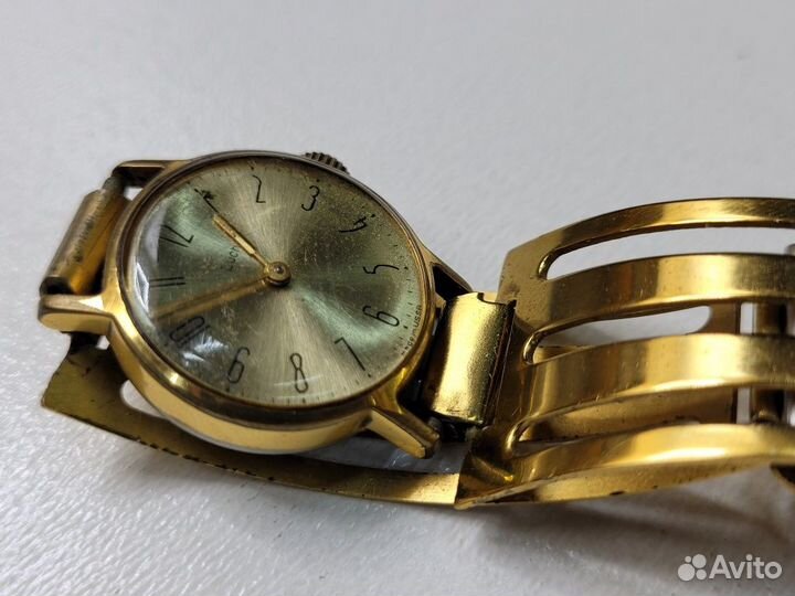 Часы наручные Луч Luch AU женские с браслетом СССР