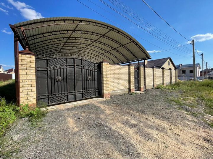 Дом 220 м² на участке 6 сот.