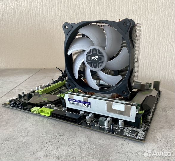 Комплект X79 LGA 2011+E5 2689+16Гб DDR3+кулер