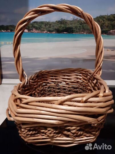 Корзина плетеная