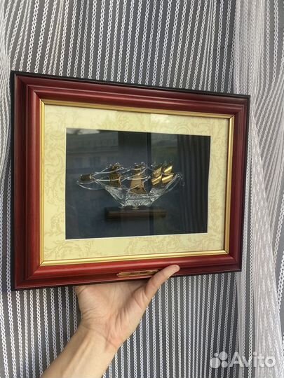 Хрустальный парусник в рамке новый