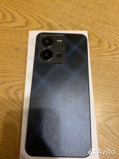 Телефон Vivo Y35