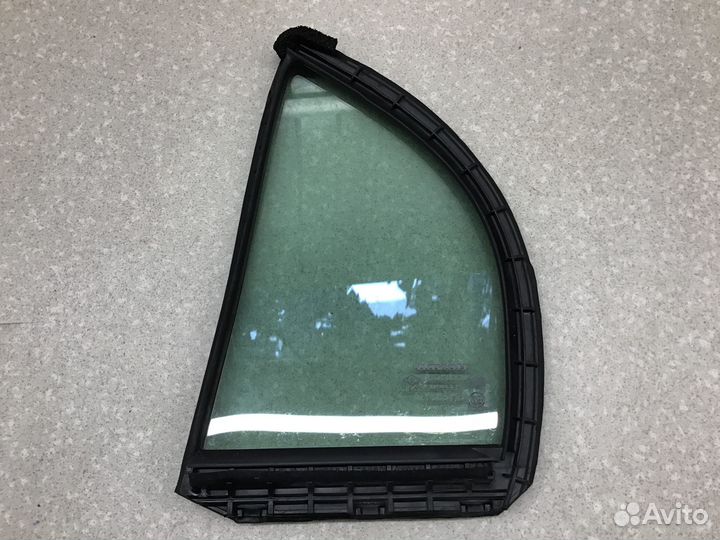 Стекло двери задней правой Honda Civic 4D 2006-201