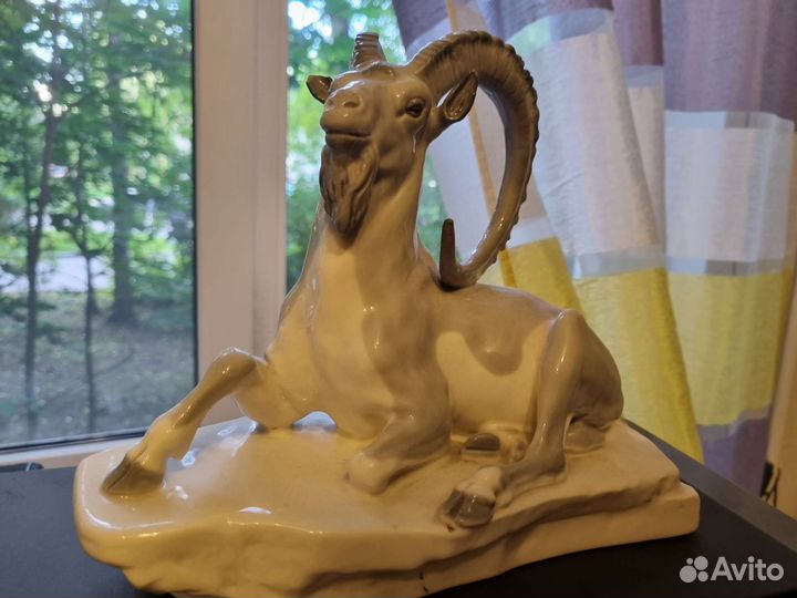 Статуэтка козерога Ленинградский Фарфоровый завод