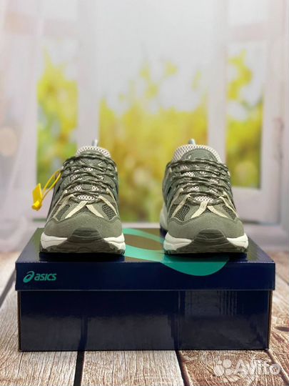 Кроссовки asics