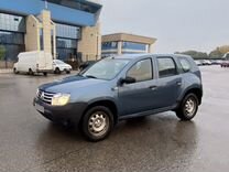 Renault Duster 1.6 MT, 2014, битый, 160 000 км, с пробегом, цена 690 000 руб.