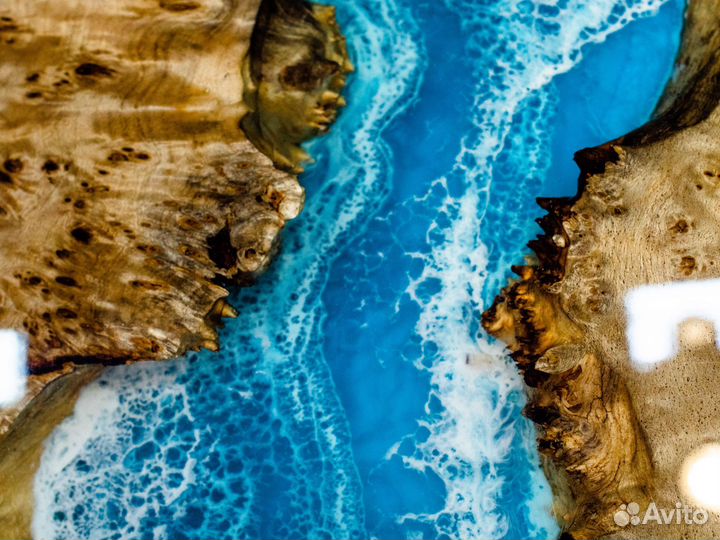 Стол из капового тополя и смолы от производителя