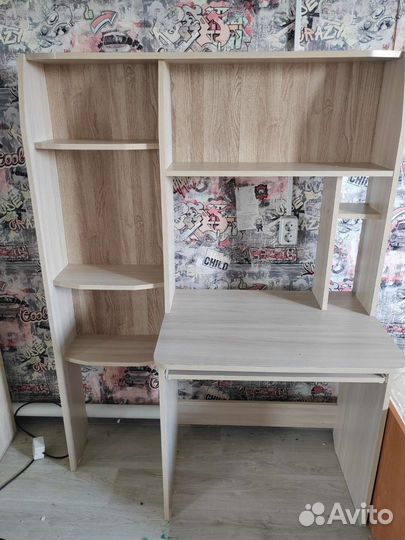 Письменный стол