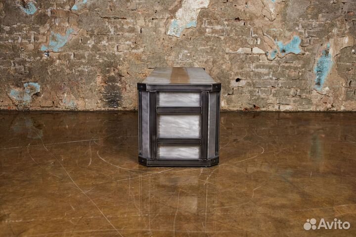 Дизайнерская подставка под телевизор