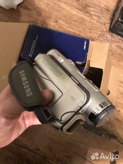 Продам видеокамеры samsung и Sony