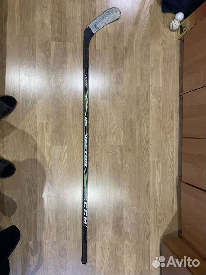 Клюшка хоккейная правый хват ccm дерево