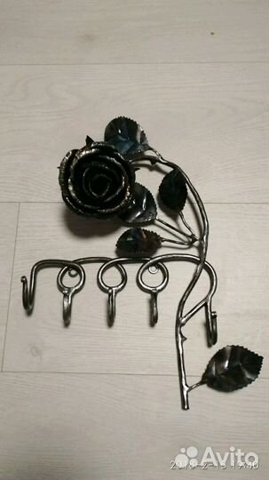 Изделия из металла Ключница Вешалка Подсвечник и т