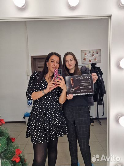 Инструктор по маникюру