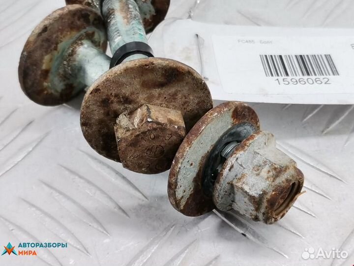 Болт Volkswagen Golf 4 2004 WHT000227