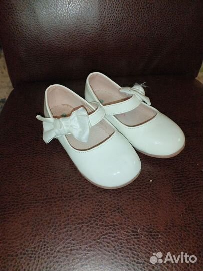 Туфли для девочки 26 размер белые