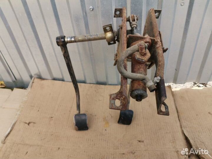 Педальный узел УАЗ 2206011 1998