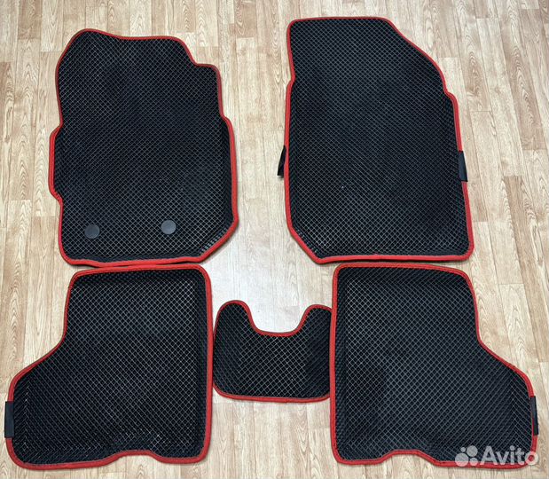 Eva коврик на Reno Kaptur