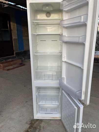 Холодильник beko